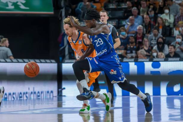 力球队的女 力球队的女